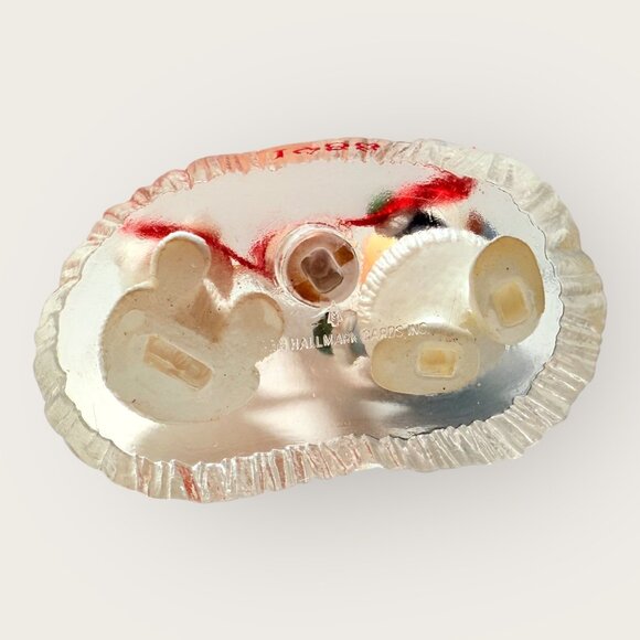 Vintage 1988 Hallmark Frosty Friends Ornament Eskimo Polar Bear - Picture 6 of 6